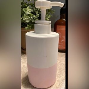 Calvin Klein Gio Porcelain Lotion Pump